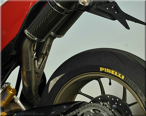 0112_ducati_1098_2008_detail_016.jpg