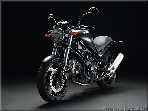 ducati_695_2008_2.jpg
