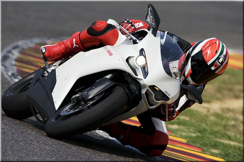 006_ducati_848_2008_action_006