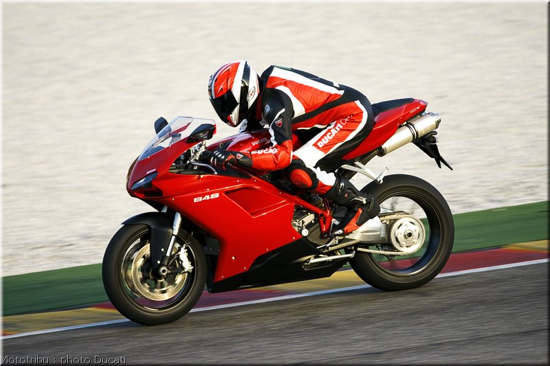 009_ducati_848_2008_action_009