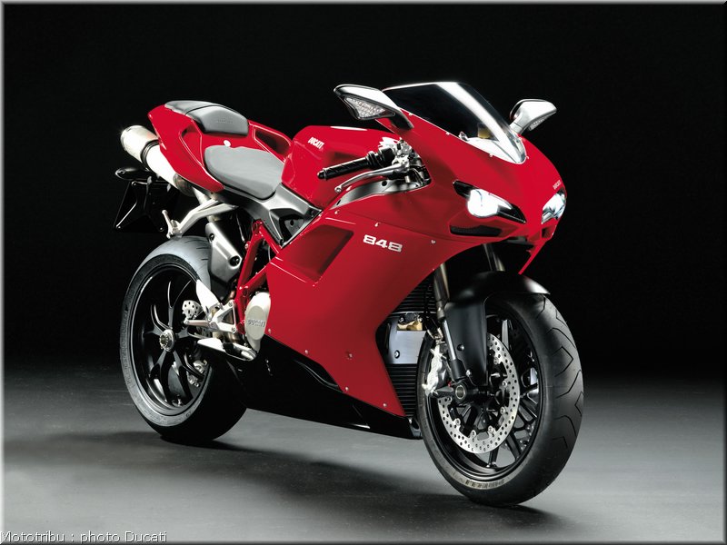 017_ducati_848_2008_static_006