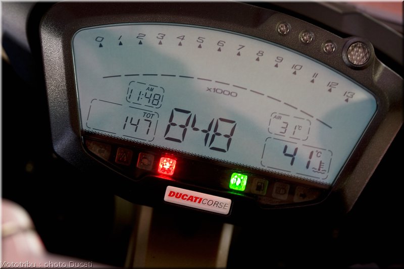 029_ducati_848_2008_detail_2