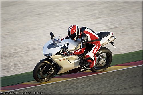 002_ducati_848_2008_action_002.jpg