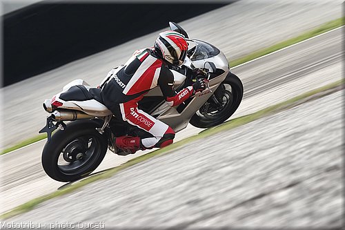 004_ducati_848_2008_action_004.jpg