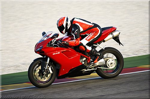 009_ducati_848_2008_action_009.jpg