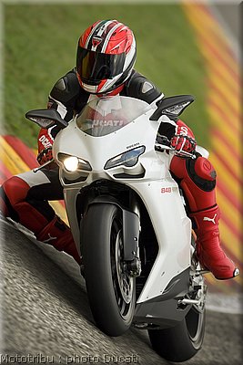 011_ducati_848_2008_action_011.jpg