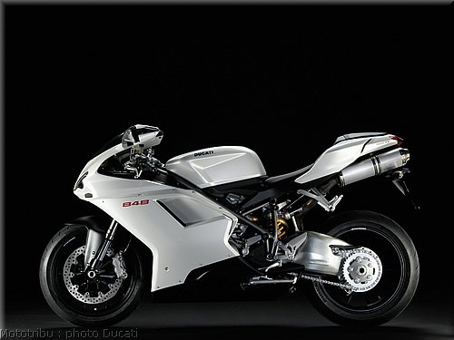 013_ducati_848_2008_static_002.jpg