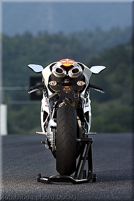 025_ducati_848_2008_static_014.jpg