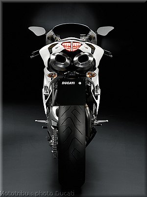 027_ducati_848_2008_static_016.jpg