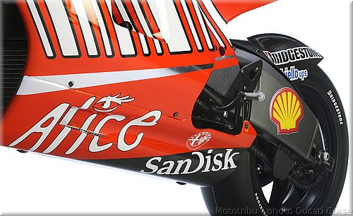 ducati-gp8-011.jpg