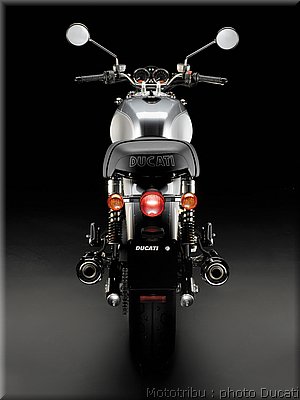 ducati_gt1000_2008_011.jpg