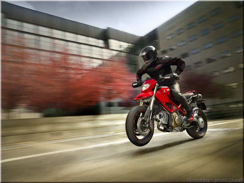 ducati_hypermotard_2008_001