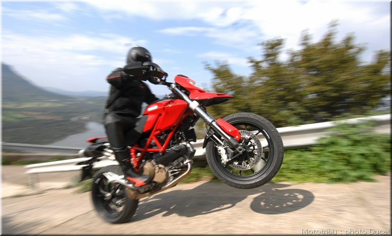 ducati_hypermotard_2008_003