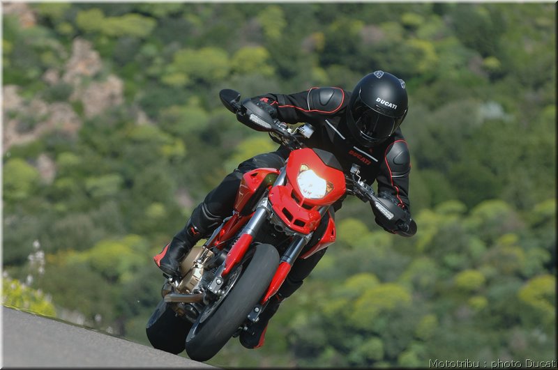 ducati_hypermotard_2008_004