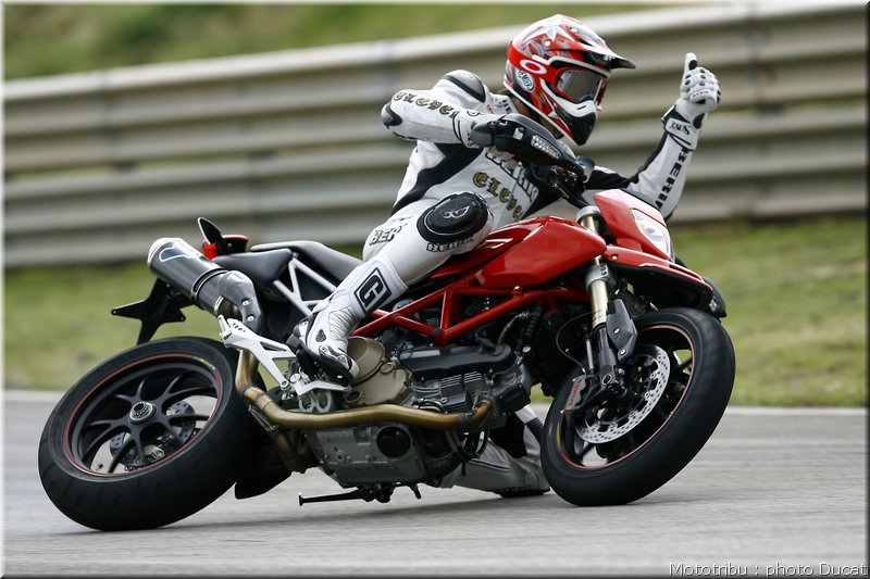 ducati_hypermotard_2008_010