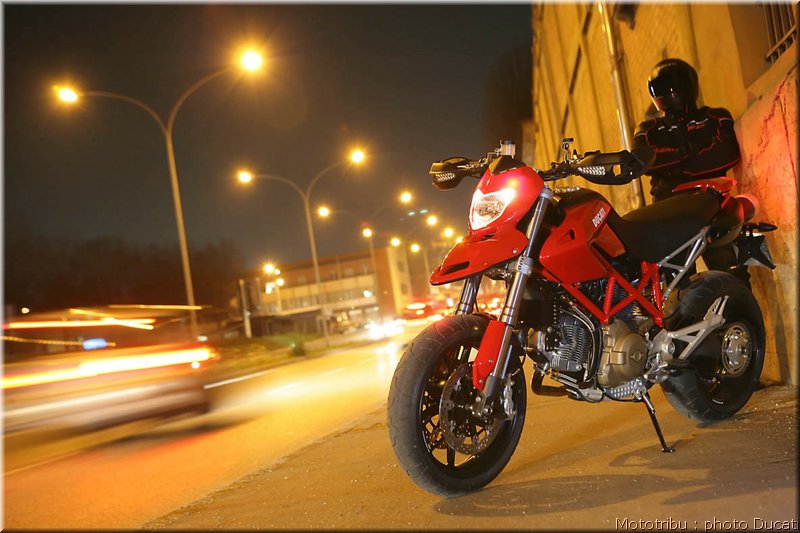 ducati_hypermotard_2008_013
