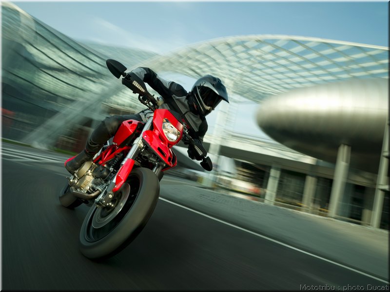 ducati_hypermotard_2008_016