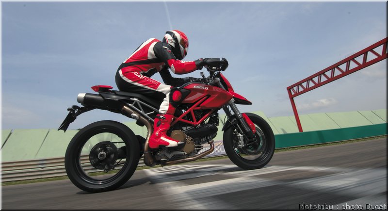 ducati_hypermotard_2008_017