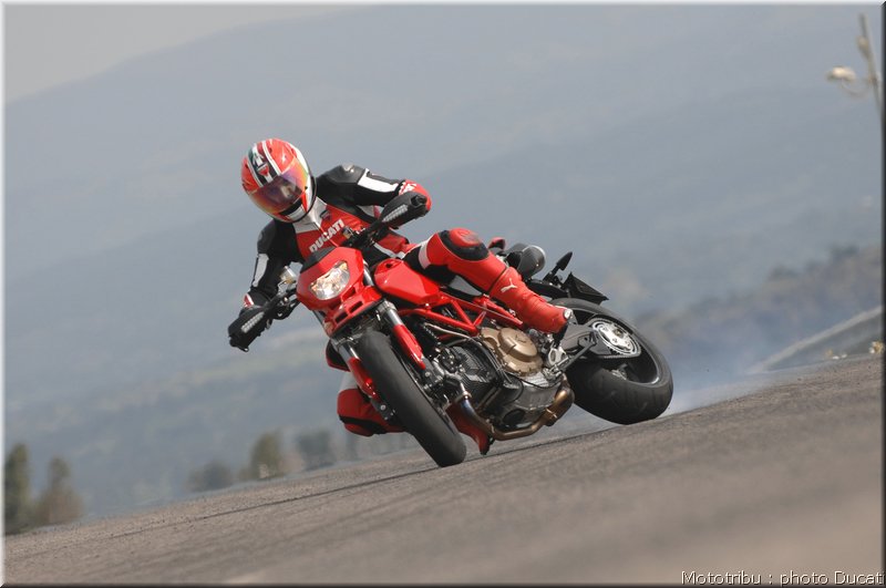 ducati_hypermotard_2008_019