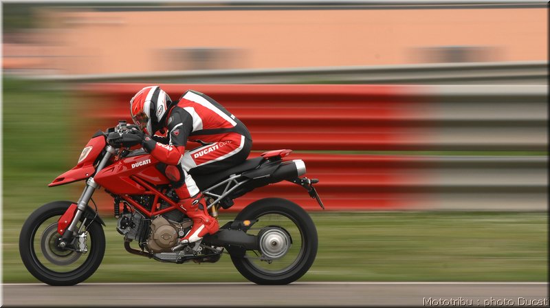 ducati_hypermotard_2008_020
