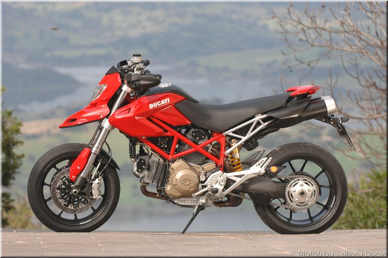 ducati_hypermotard_2008_030