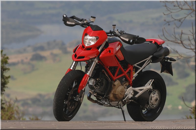 ducati_hypermotard_2008_033