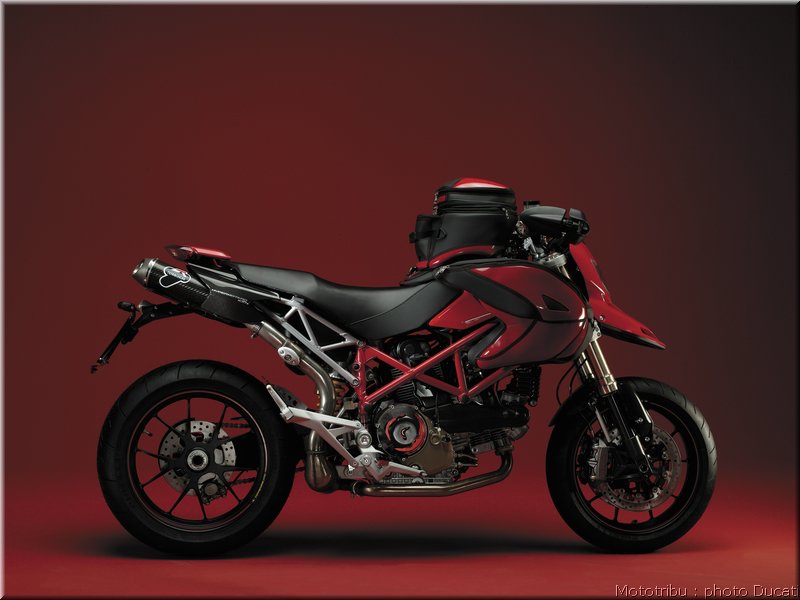 ducati_hypermotard_2008_046