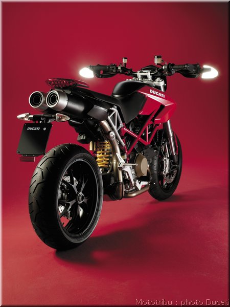 ducati_hypermotard_2008_047