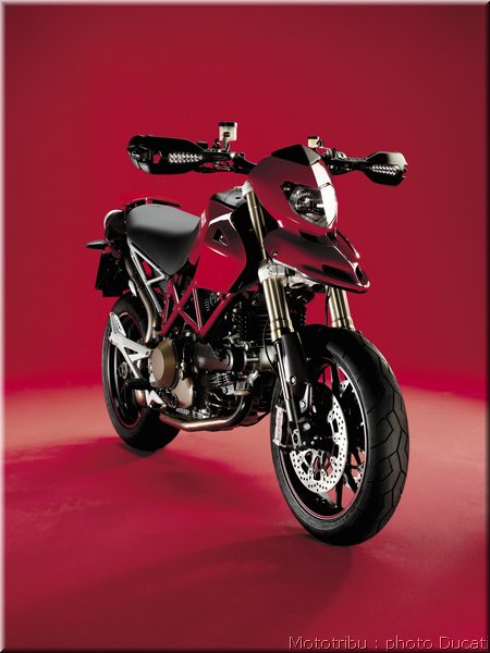 ducati_hypermotard_2008_048