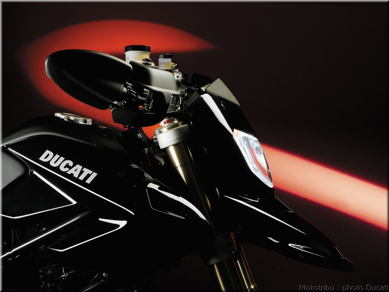 ducati_hypermotard_2008_053