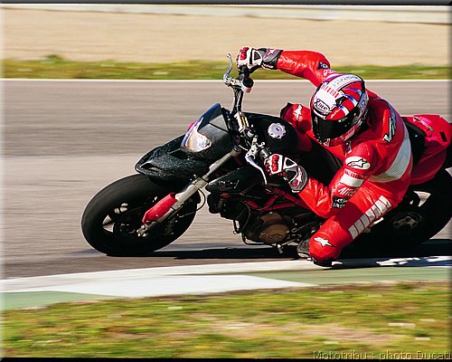 ducati_hypermotard_2008_008.jpg