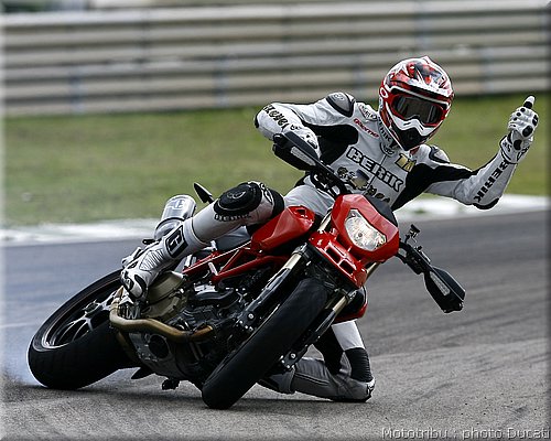 ducati_hypermotard_2008_009.JPG