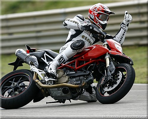 ducati_hypermotard_2008_010.JPG