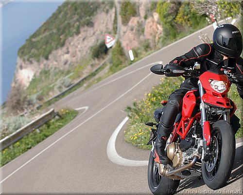 ducati_hypermotard_2008_011.jpg