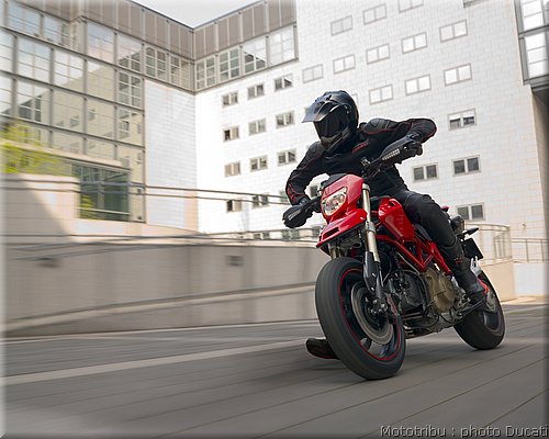 ducati_hypermotard_2008_014.jpg
