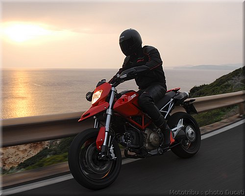 ducati_hypermotard_2008_015.jpg