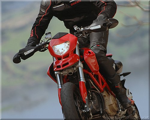ducati_hypermotard_2008_024.jpg