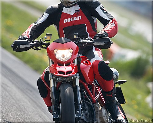 ducati_hypermotard_2008_027.jpg