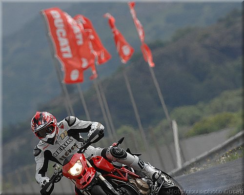 ducati_hypermotard_2008_028.JPG