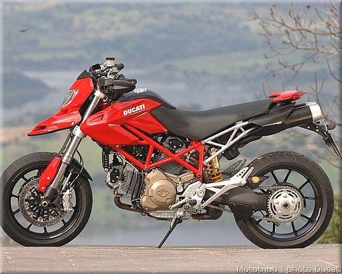 ducati_hypermotard_2008_030.jpg