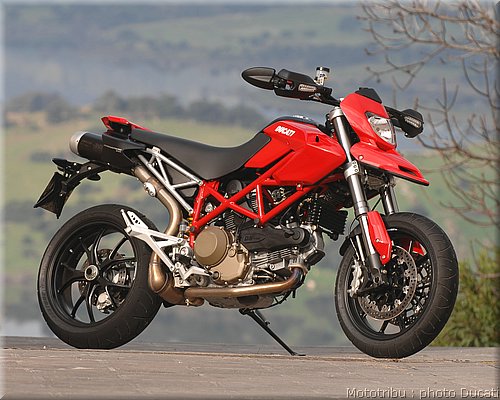 ducati_hypermotard_2008_031.jpg
