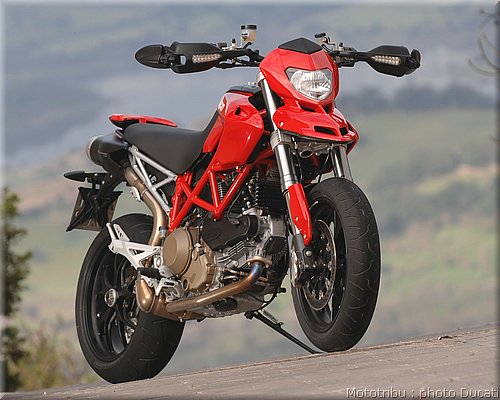 ducati_hypermotard_2008_032.jpg