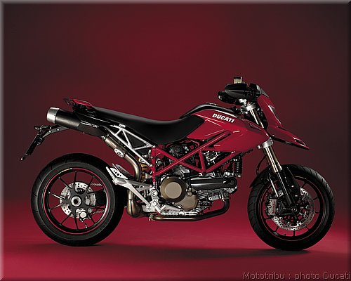 ducati_hypermotard_2008_039.jpg