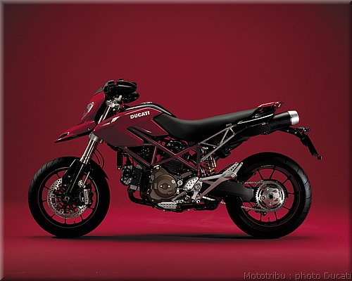 ducati_hypermotard_2008_041.jpg