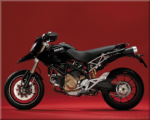 ducati_hypermotard_2008_043.jpg