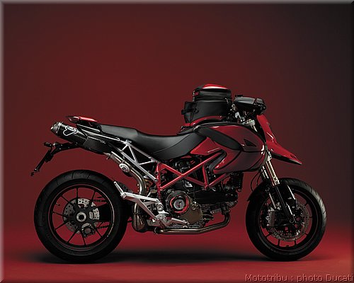 ducati_hypermotard_2008_046.jpg