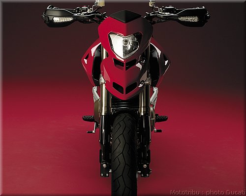 ducati_hypermotard_2008_049.jpg