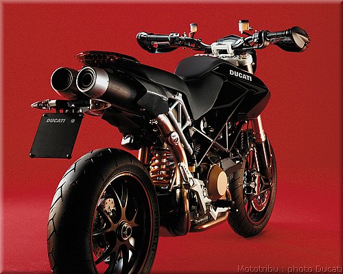 ducati_hypermotard_2008_051.jpg