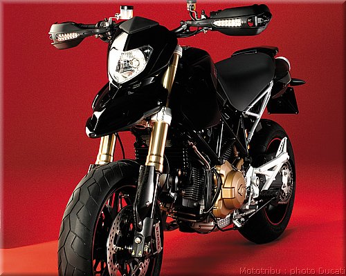 ducati_hypermotard_2008_052.jpg