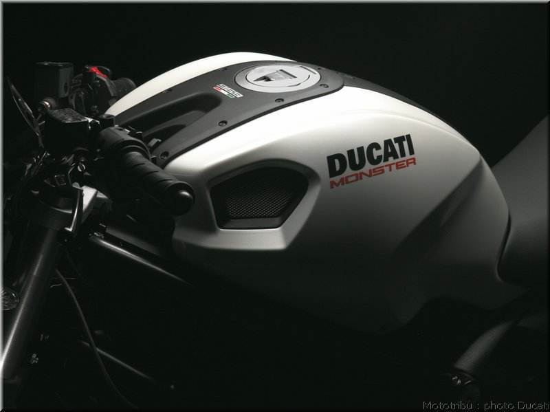 ducati_monster2008_27